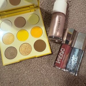 4 peice makeup bundle